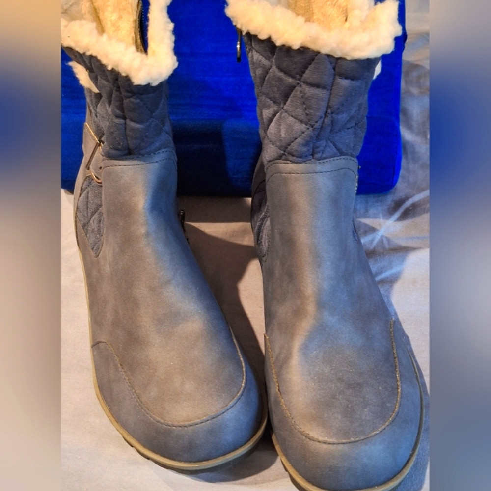 NWOT NAVY JBU WOMENS BOOTS